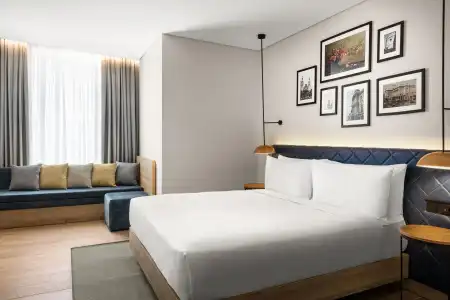 Hilton Garden Inn - 19