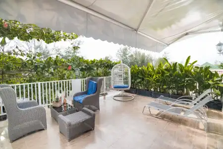 White Boutique and Residences - 37