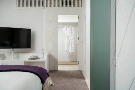 SO/ Saint Petersburg - 140