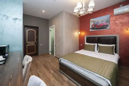 Mia Milano - 12