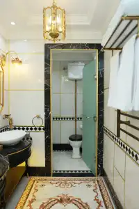Golden Palace - 43