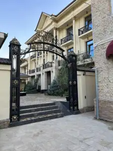 Palace - 0