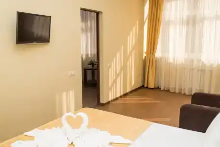 Lazurnoe Okno Guest House - 69