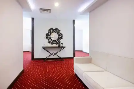 Sky Tower - 60