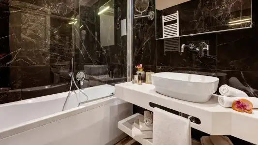 Dharma Style & Spa - 60