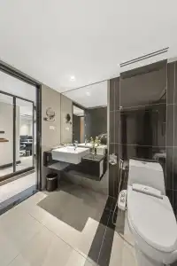 Golden Tulip Mandison Suites - 29