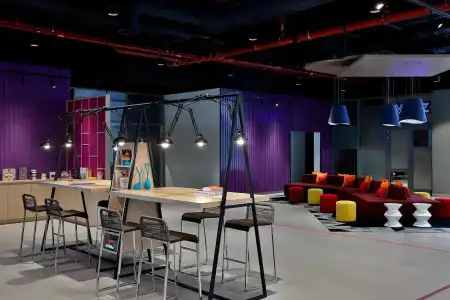 Aloft Airport - 15