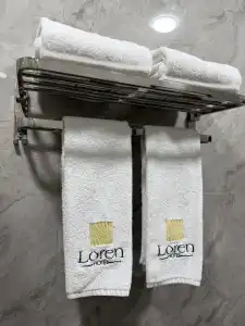 Loren - 7