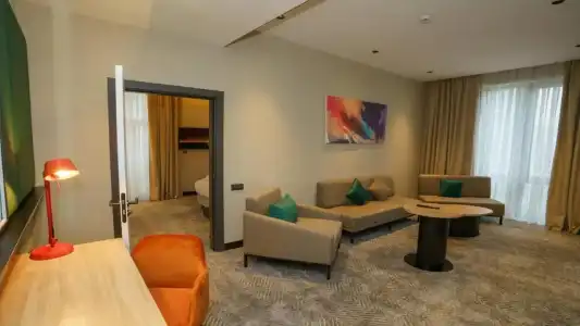 Holiday Inn Tashkent City - 11