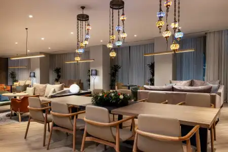 Hilton Garden Inn - 8