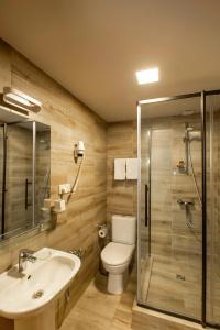 Seventeen Rooms - 10
