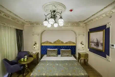 Empire Suite - 11