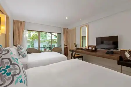 Sawaddi Patong Resort & Spa by Tolani - 35