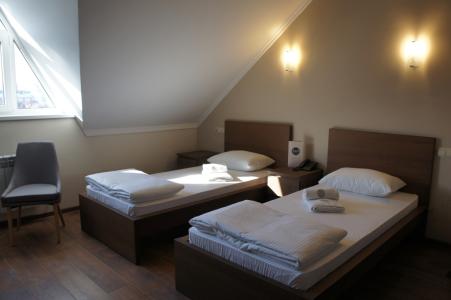 B&B Centre - 105
