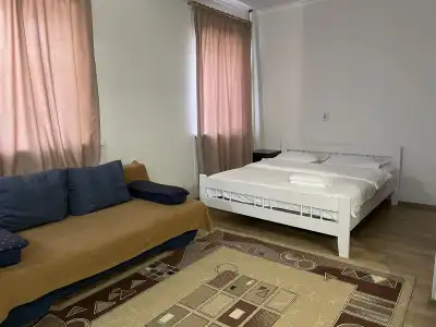 Almaty Five Seasons&Hostel - 16
