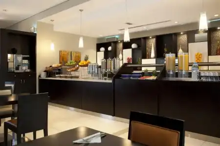 Holiday Inn Express Dubai - Jumeirah - 1