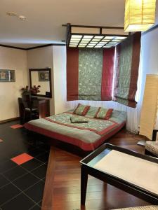 La Vie De Chateau - 195