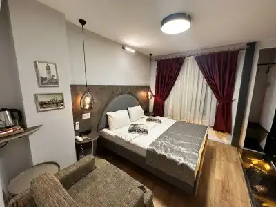Corner Hot - 40