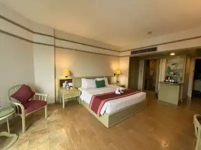 Cholchan Pattaya Beach Resort - 60