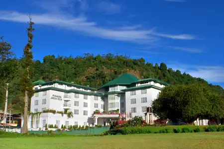 Araliya Green Hills - Where Historic Charm Mingles with Natural Beauty - 8