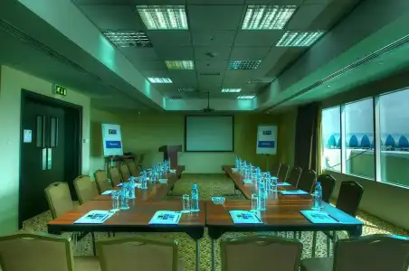 Holiday Inn Express Internet City, an IHG - 44