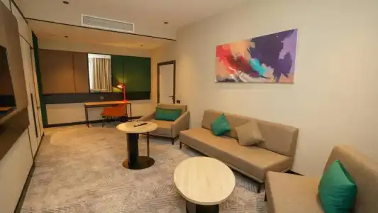 Holiday Inn Tashkent City - 10