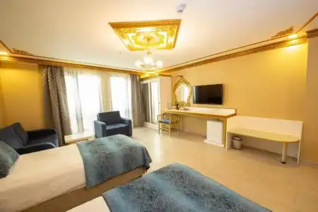 Empire Suite - 13