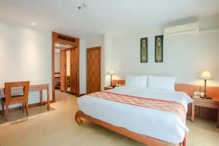 The Royal Paradise & Spa - 181