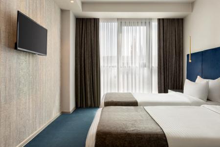Ramada by Wyndham Tbilisi Old City - 11