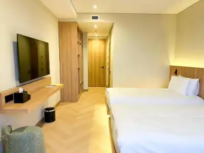 Resident Abay - 30