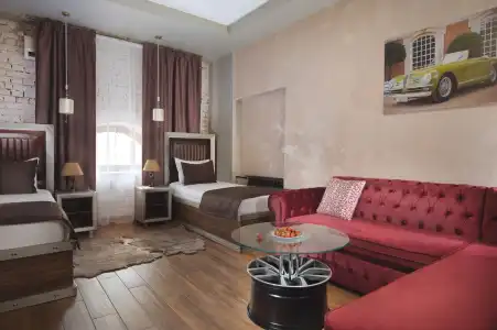 Mia Milano - 9
