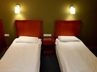 Happy Inn Alpiyskiy - 70