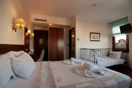 Emine Sultan - 2