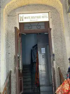White Boutique Nizami - 12