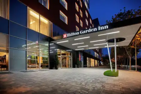 Hilton Garden Inn Tirana - 26