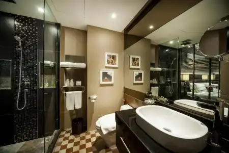 Montraj Continent Sukhumvit Bangkok - 71