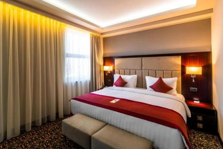 Ramada & Suites by Wyndham - 17