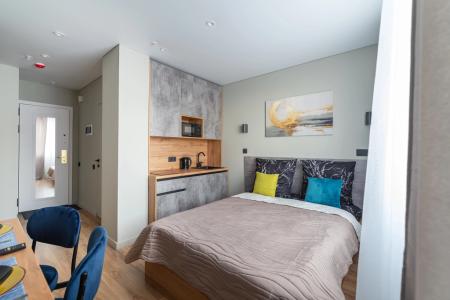 Vash Salut Apart - 73