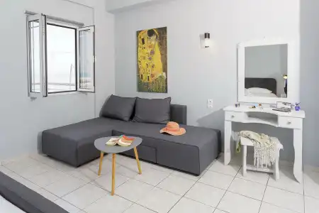 Sole Mare Seaside Apartments - 18