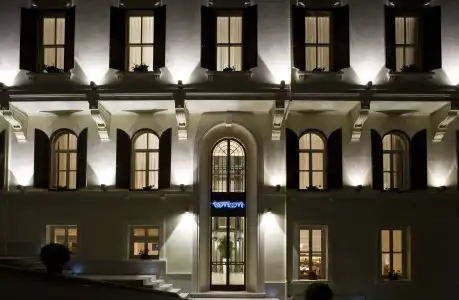 Tomtom Suites - 1
