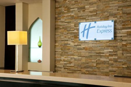 Holiday Inn Express Internet City, an IHG - 16