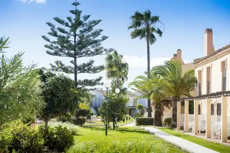 Resort Ramada & Suites by Wyndham Costa del Sol - 3