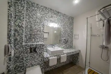 Kamarooms Business & Spa - 65