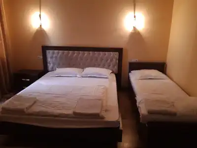 Guest House Al-Bukhori - 1