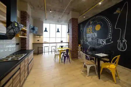 Bee Station - Hostel - 6