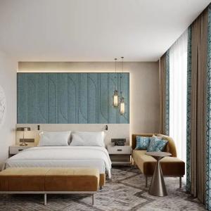 DoubleTree by Hilton - 65