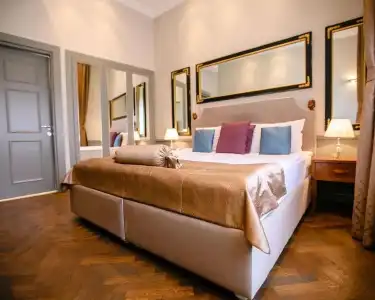 Seven Rooms Boutique - 27