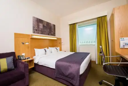 Holiday Inn Express Airport, an IHG - 12