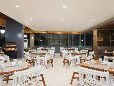 The Alana & Conference Center Malioboro Yogyakarta by ASTON - 3