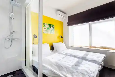 Live by Originals - 72